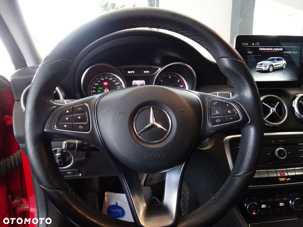 Mercedes-Benz GLA - 14