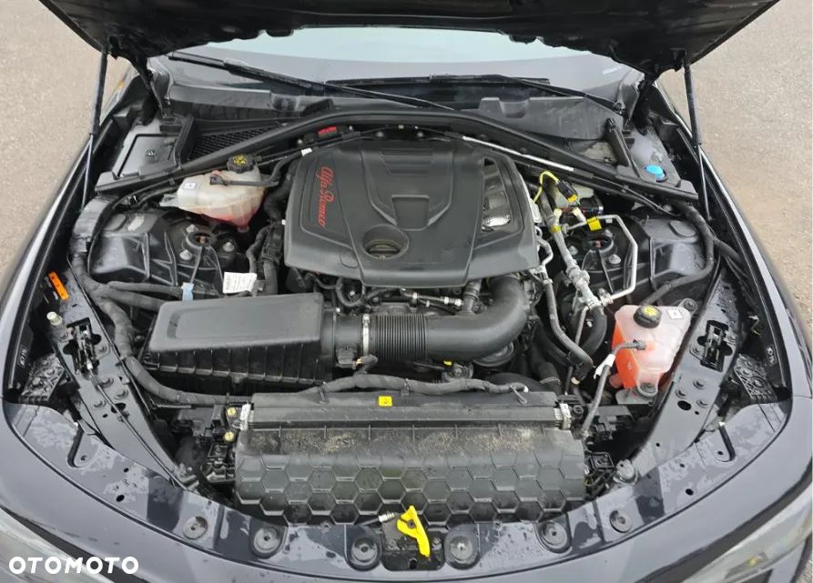 Alfa Romeo Giulia 2.0 Turbo TI Q4 - 12