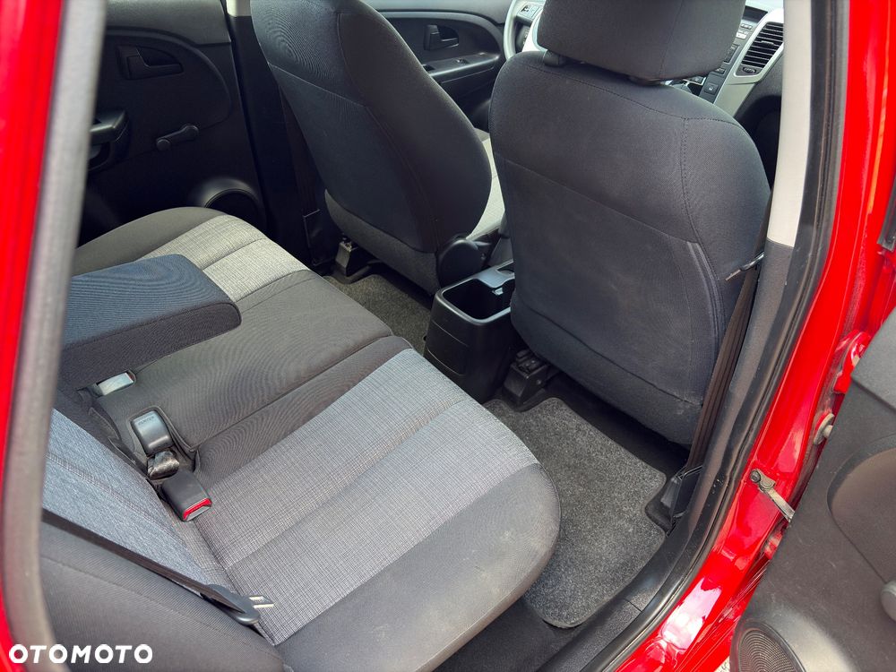 Kia Venga - 23