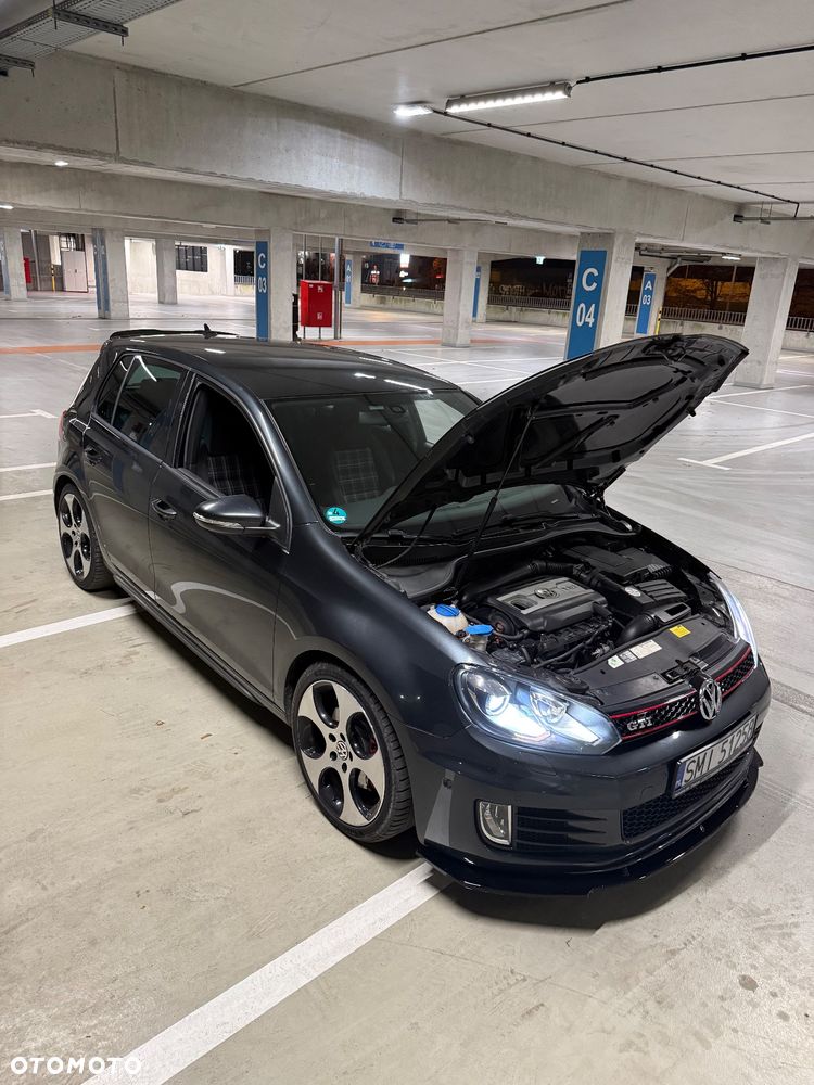 Volkswagen Golf - 28