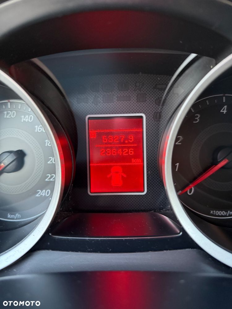 Mitsubishi Lancer - 7