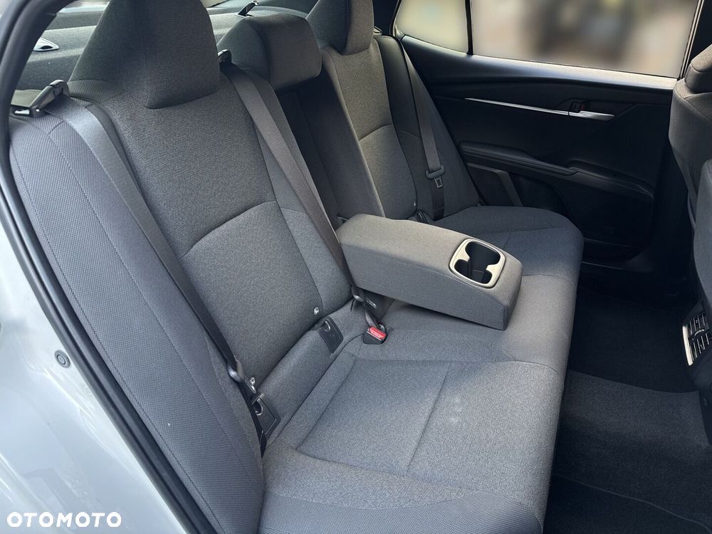 Toyota Camry - 14