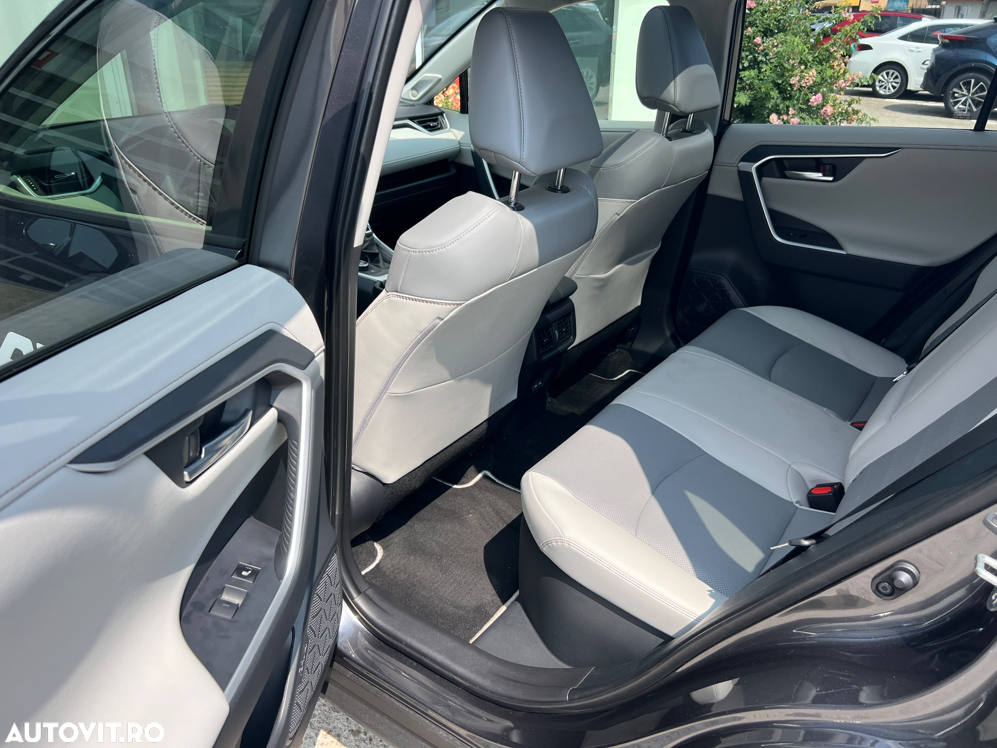 Toyota RAV4 2.5 Hybrid VVT-iE 4x4 Luxury Premium - 9