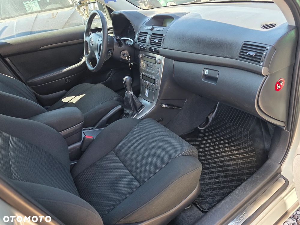 Toyota Avensis 2.0 VVT-i Sol - 27