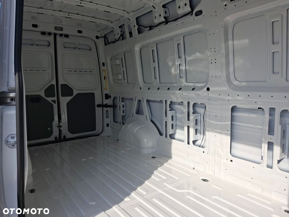 Volkswagen Crafter - 14