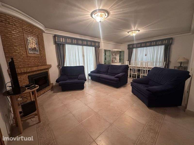 Vende-se Vivenda V4 - Bemposta - Grande imagem: 3/12