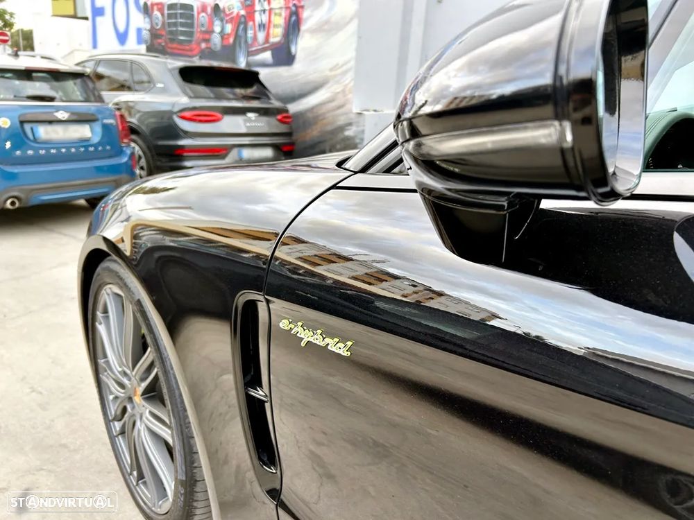 Porsche Panamera 4 E-Hybrid - 52