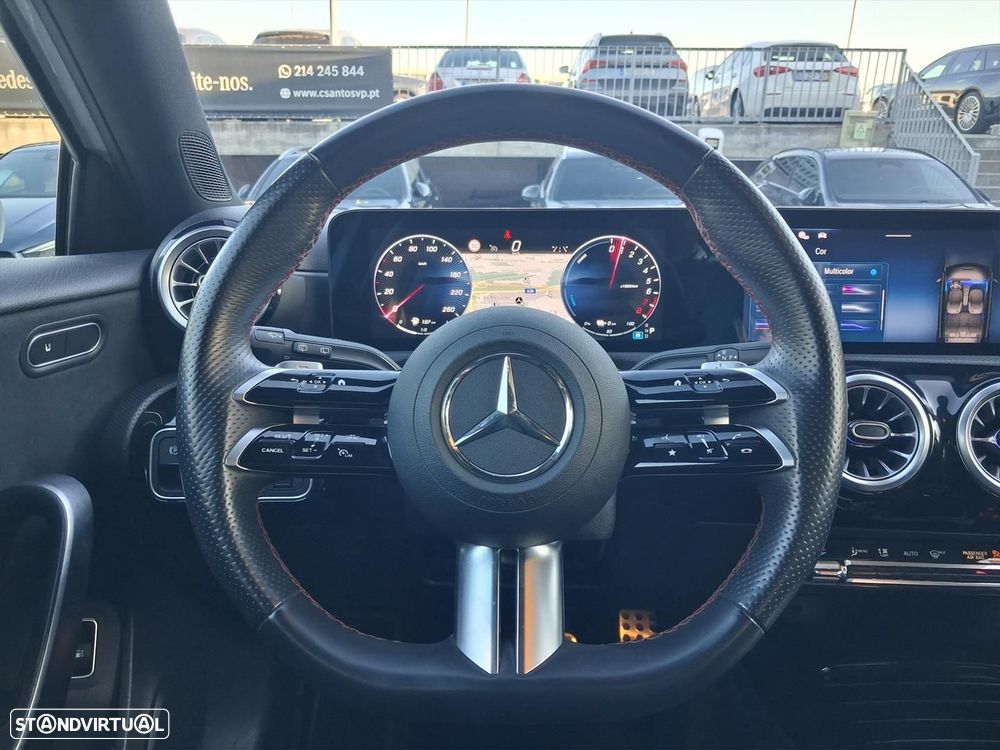 Mercedes-Benz A 250 e AMG Line - 22