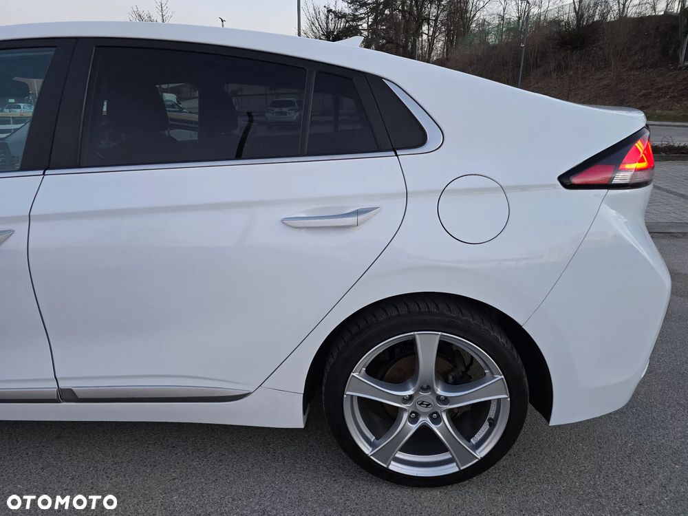 Hyundai IONIQ Hybrid Premium - 34