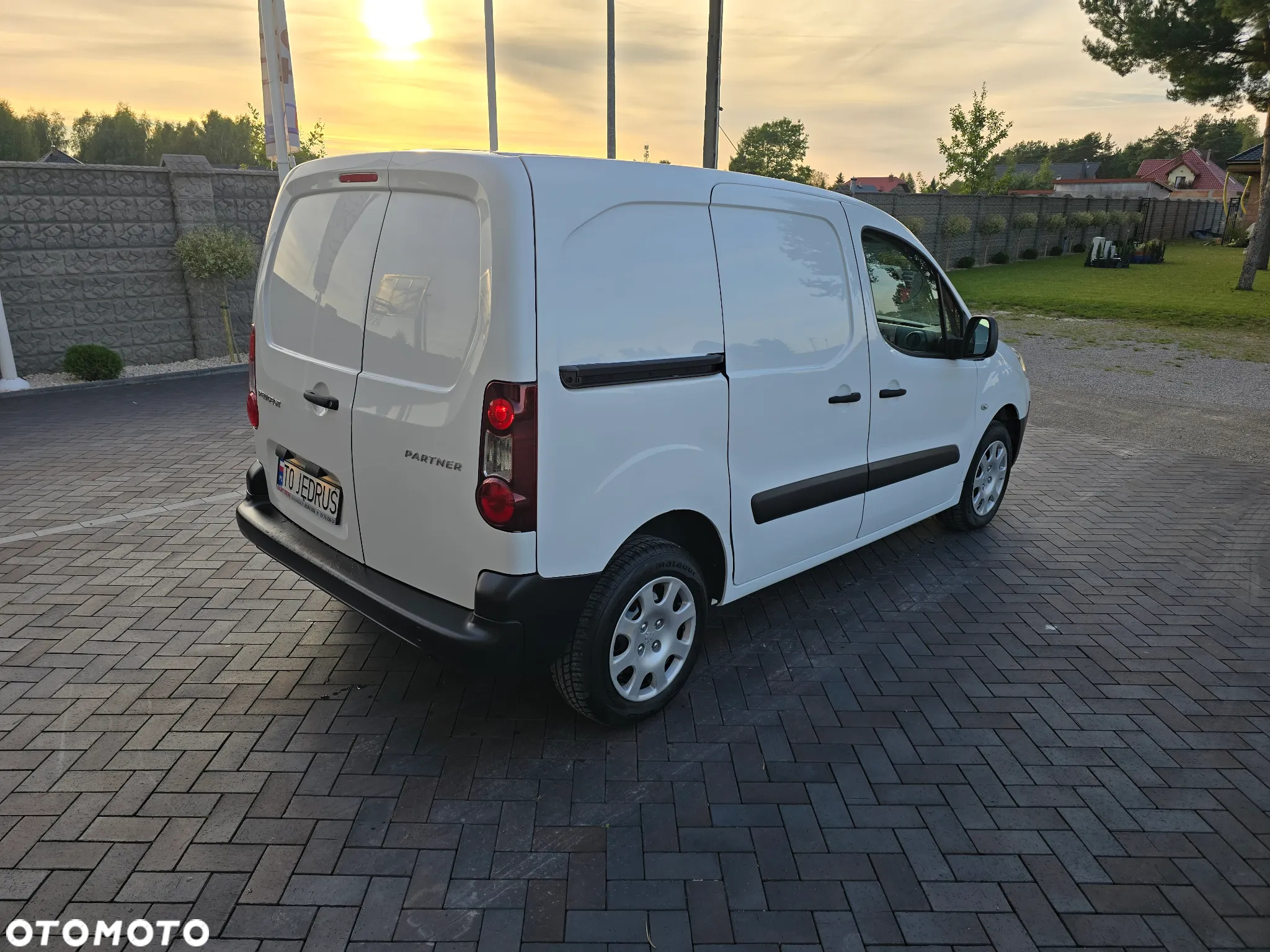 Peugeot PARTNER L1 1.6 HDI 90KM KLIMA LEKTRYKA SALON PL - 4