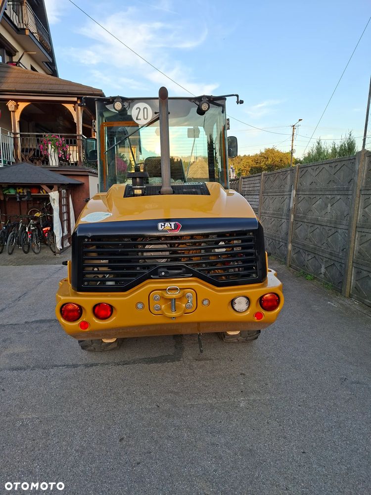 Caterpillar CAT 906 M - 5