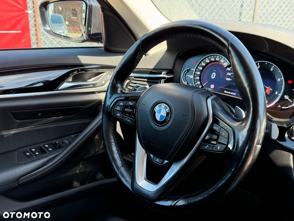 BMW Seria 5 520d M Sport Edition - 17