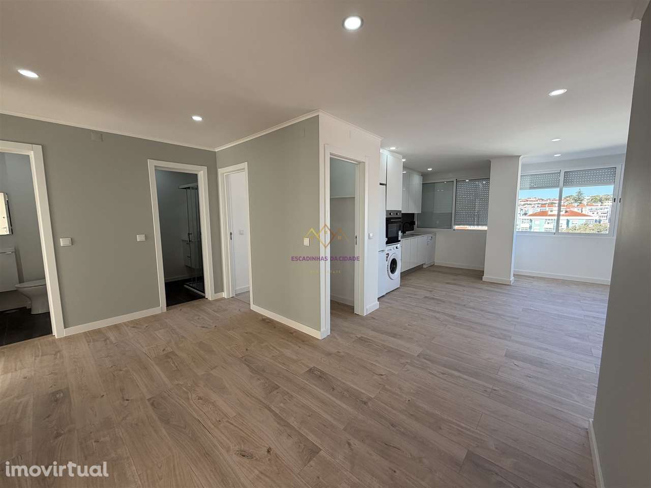 Excelente T4 Remodelado na Damaia em ótima rua - Grande imagem: 4/49