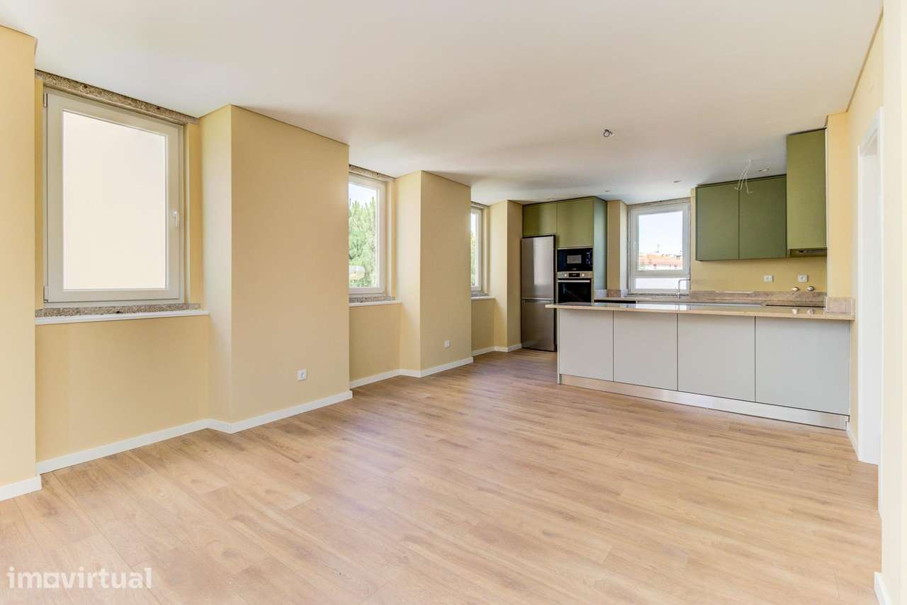 Apartamento T2 Duplex com 140m2, no Prédio Villa Donella em Massamá - Grande imagem: 2/23