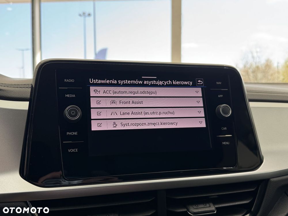 Volkswagen T-Roc - 33