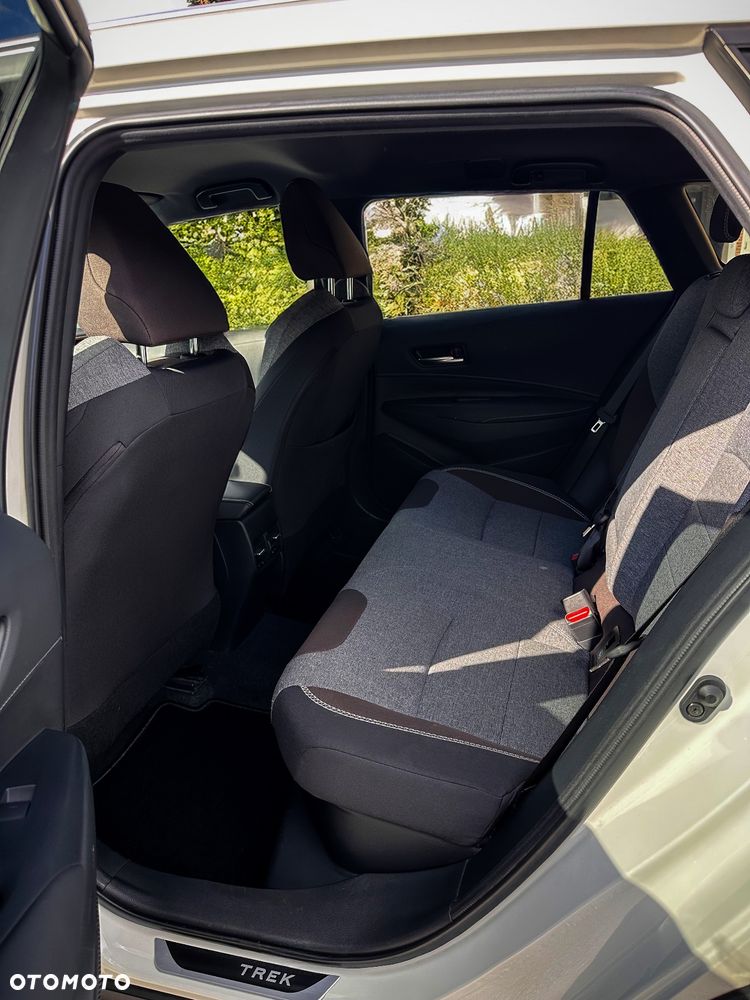Toyota Corolla 2.0 Hybrid Trek - 6