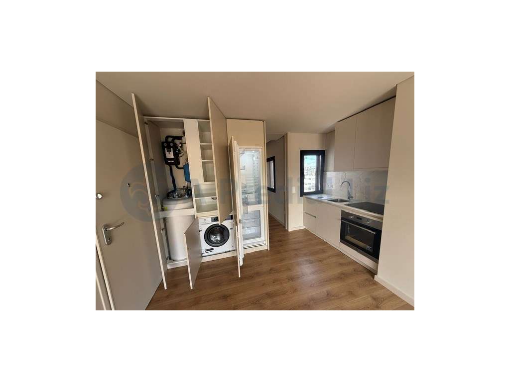 Apartamento T2 Recuado - junto à Rotunda da Boavista / Casa da Musica - Grande imagem: 3/13