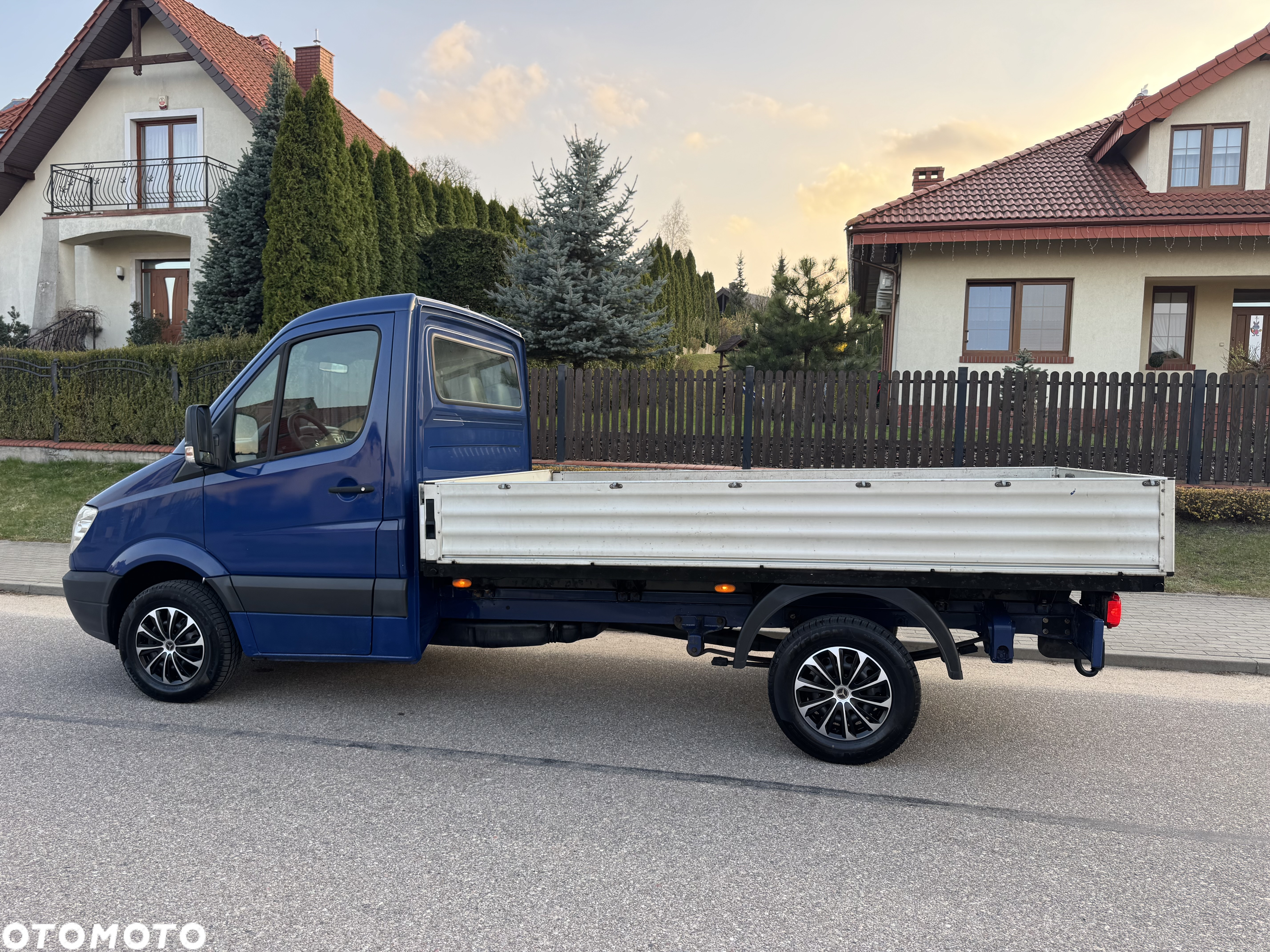 Mercedes-Benz Sprinter - 24