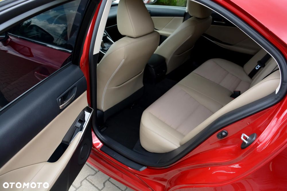 Lexus IS 200t / 300 Prestige - 21