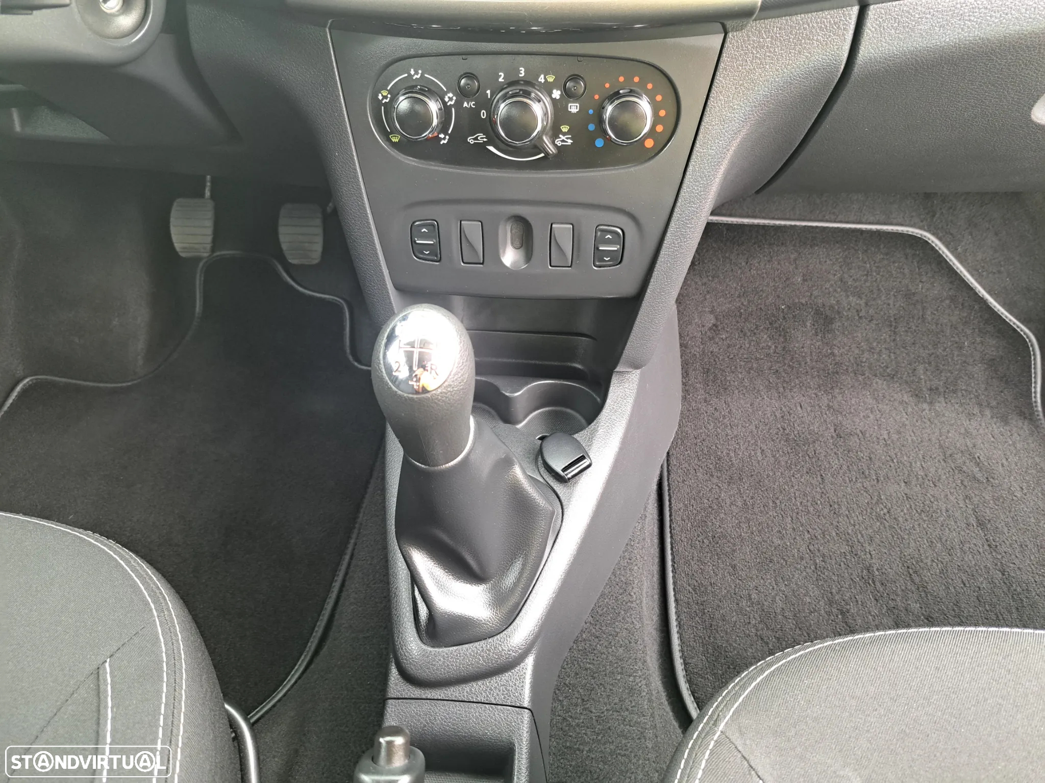 Dacia Logan 1.5 dCi Confort Business - 13