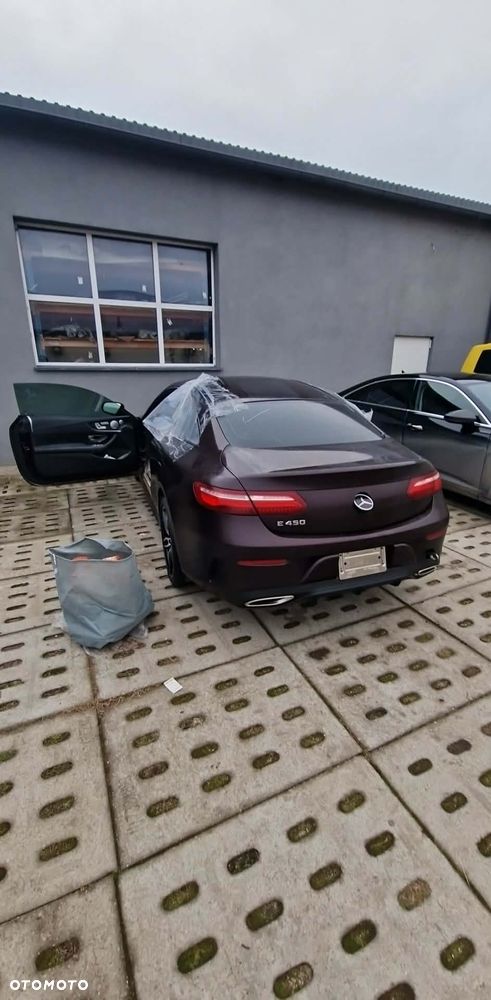 Mercedes-Benz Klasa E 450 4-Matic 9G-TRONIC - 23