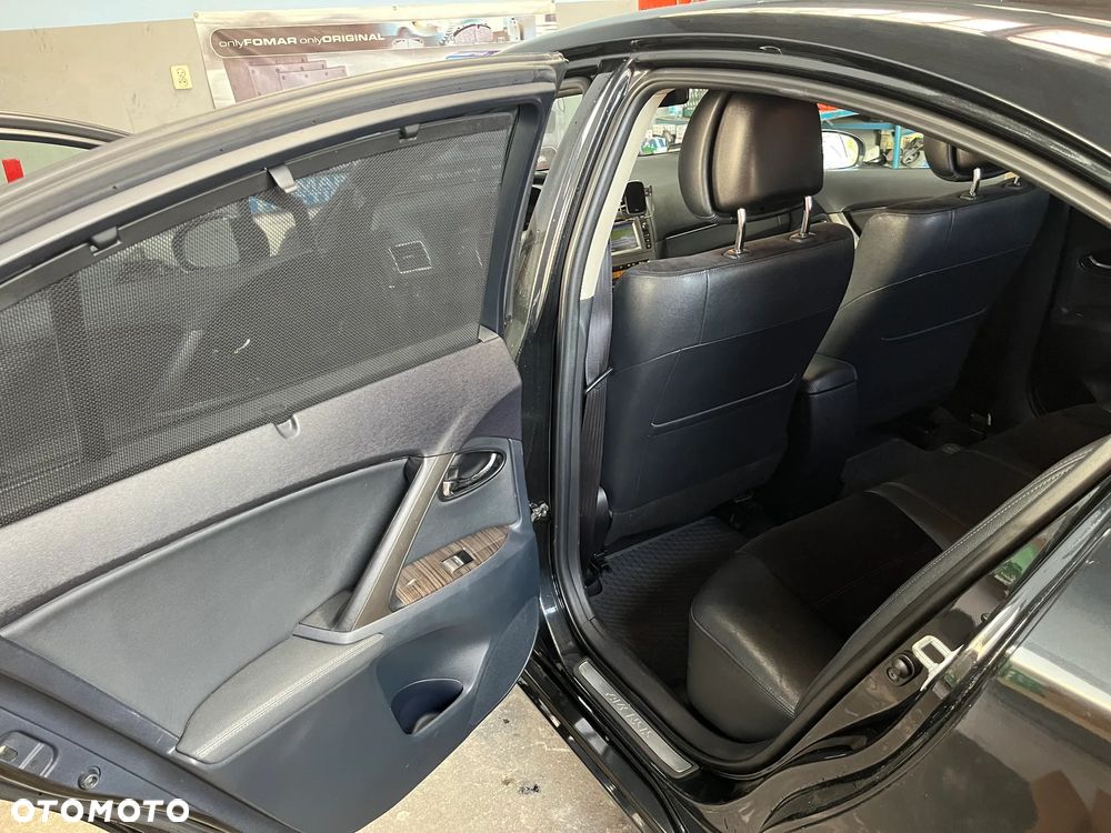 Toyota Avensis 1.8 Premium - 6