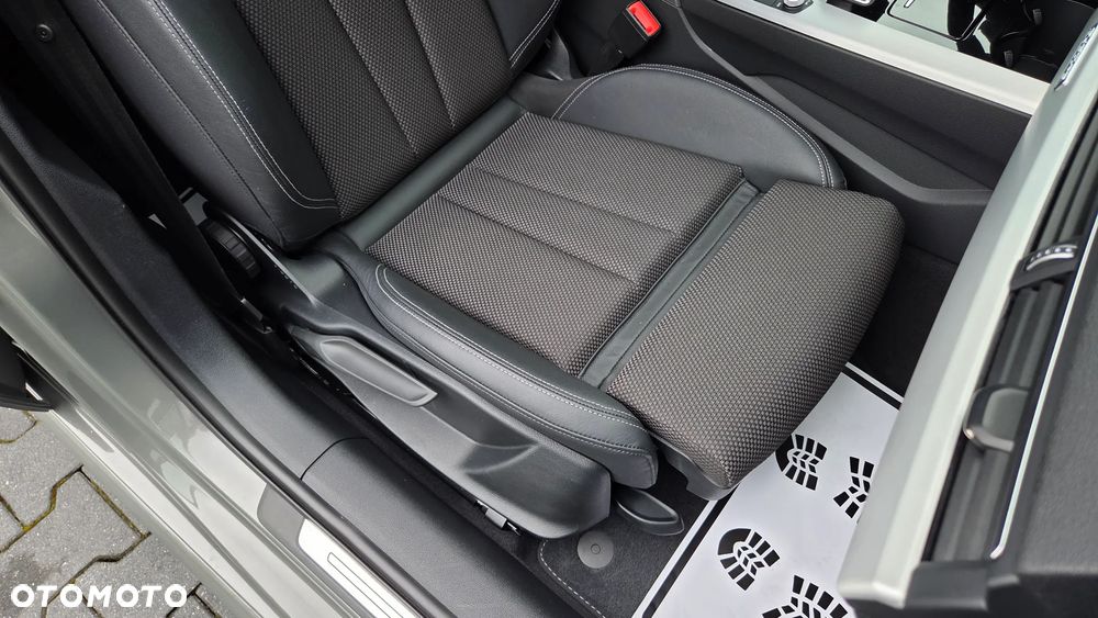 Audi A4 Avant 40 TDI quattro S tronic S line - 11