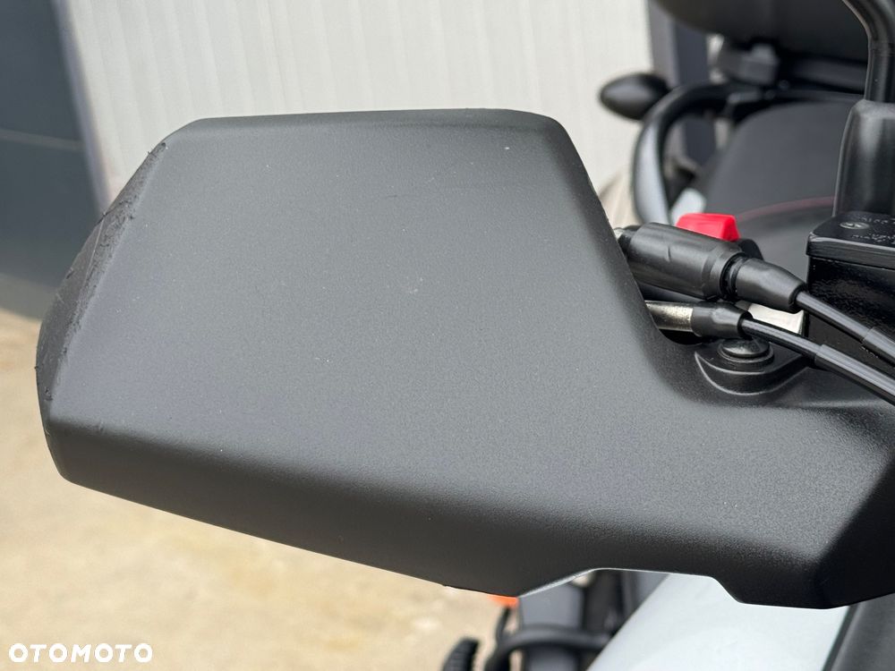 Suzuki V-STROM - 19