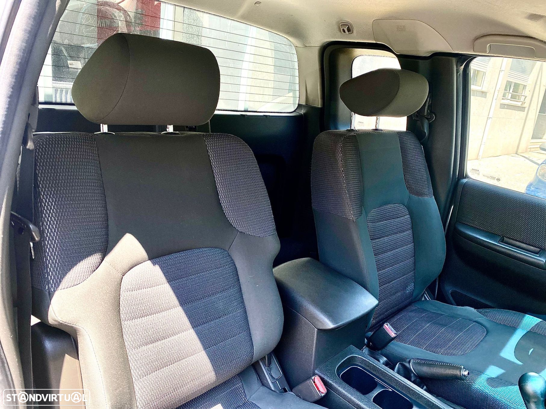 Nissan Navara 2.5 dCi KC SE 4WD - 24