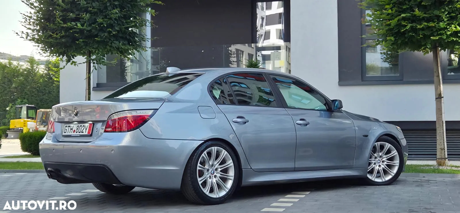 BMW Seria 5 525d - 23