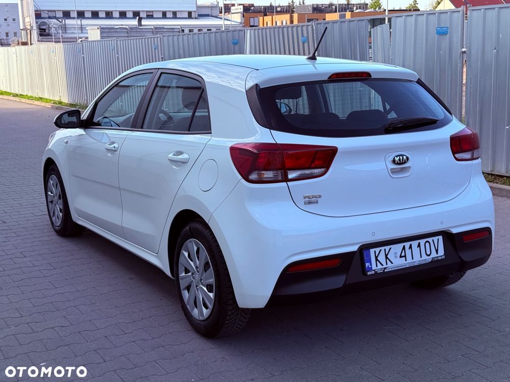 Kia Rio - 8
