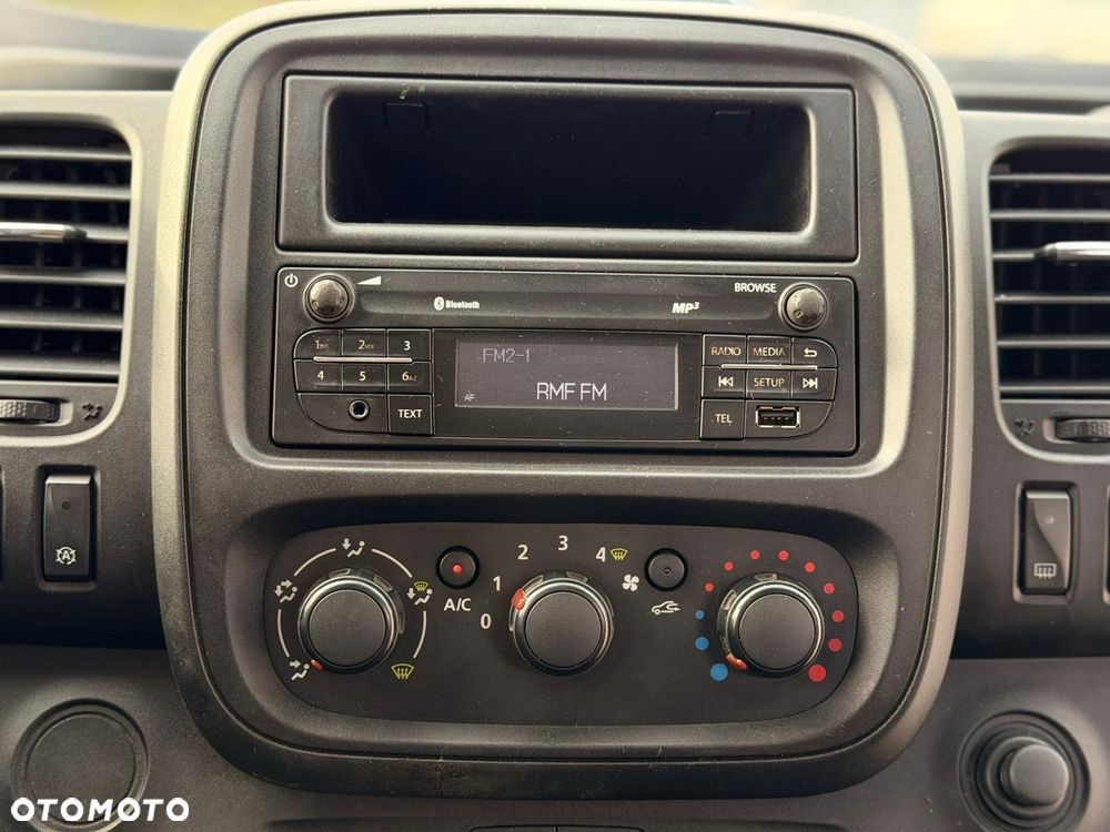 Renault Trafic 1.6 dCi - 12