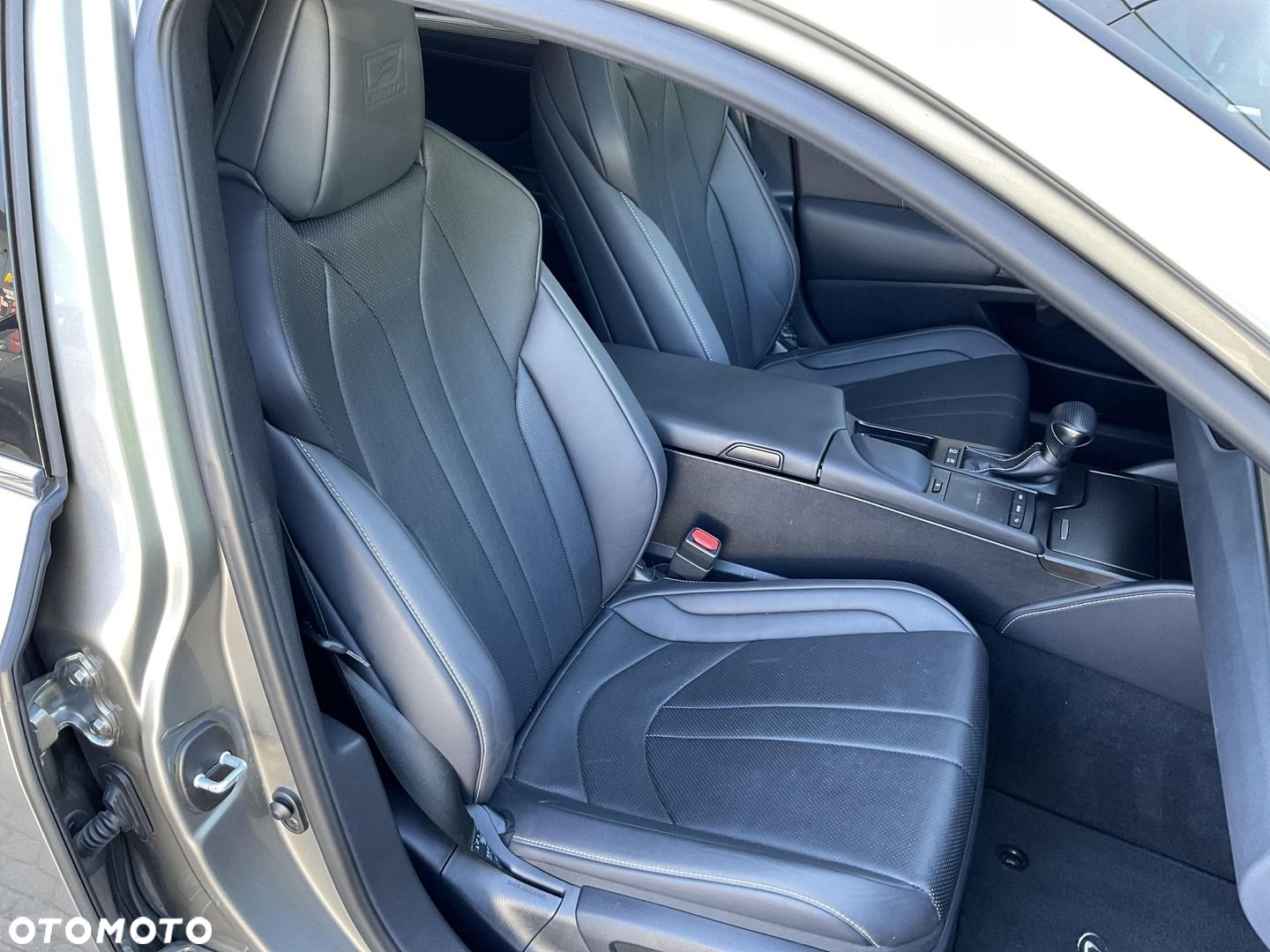 Lexus ES - 14