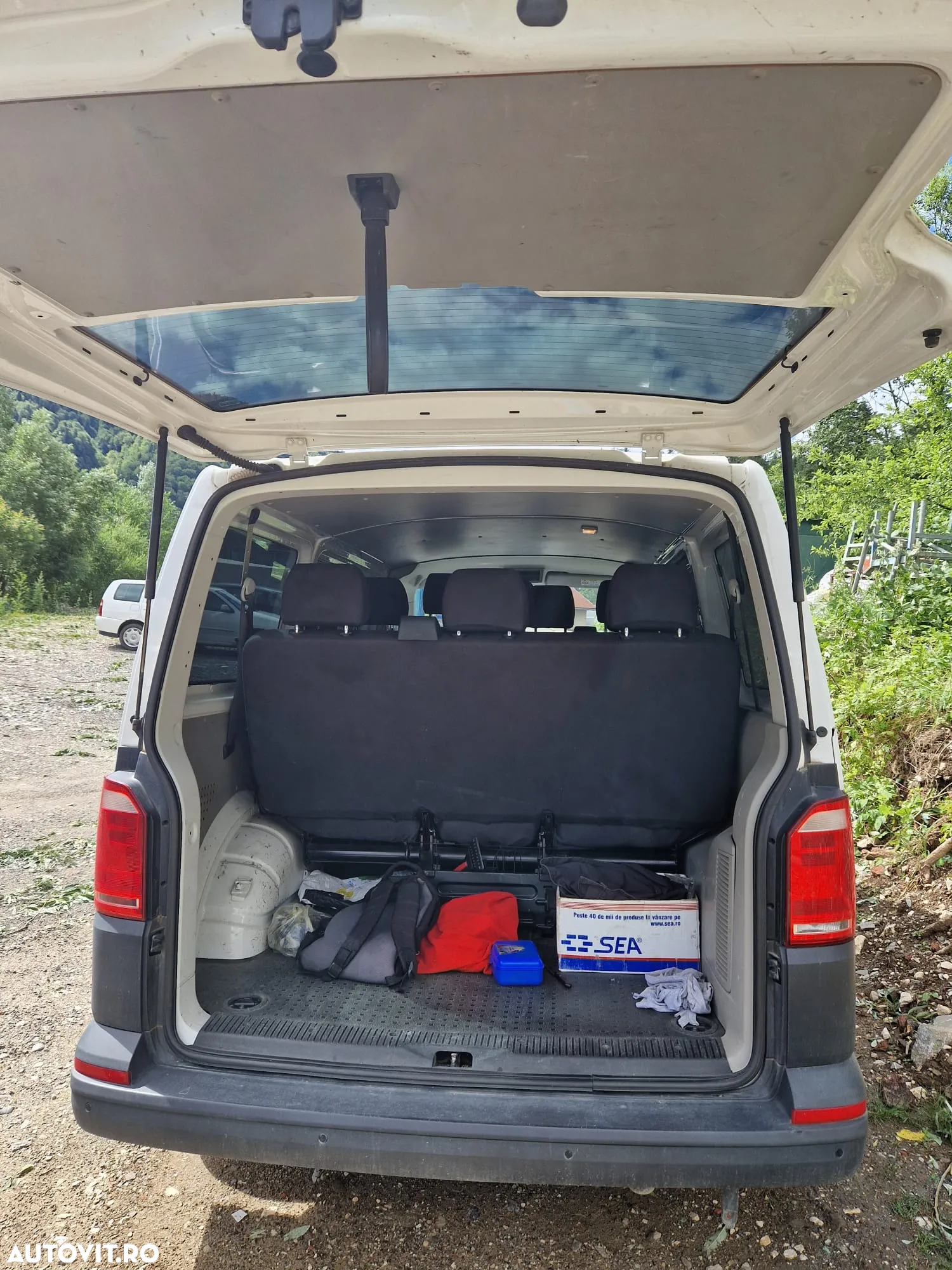 Volkswagen Transporter - 11