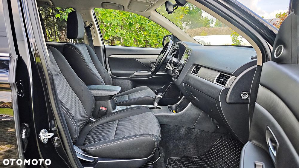 Mitsubishi Outlander - 18