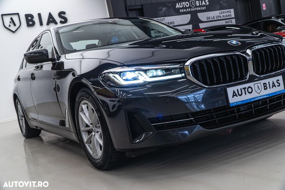 BMW Seria 5 520i Aut. Luxury Line - 29