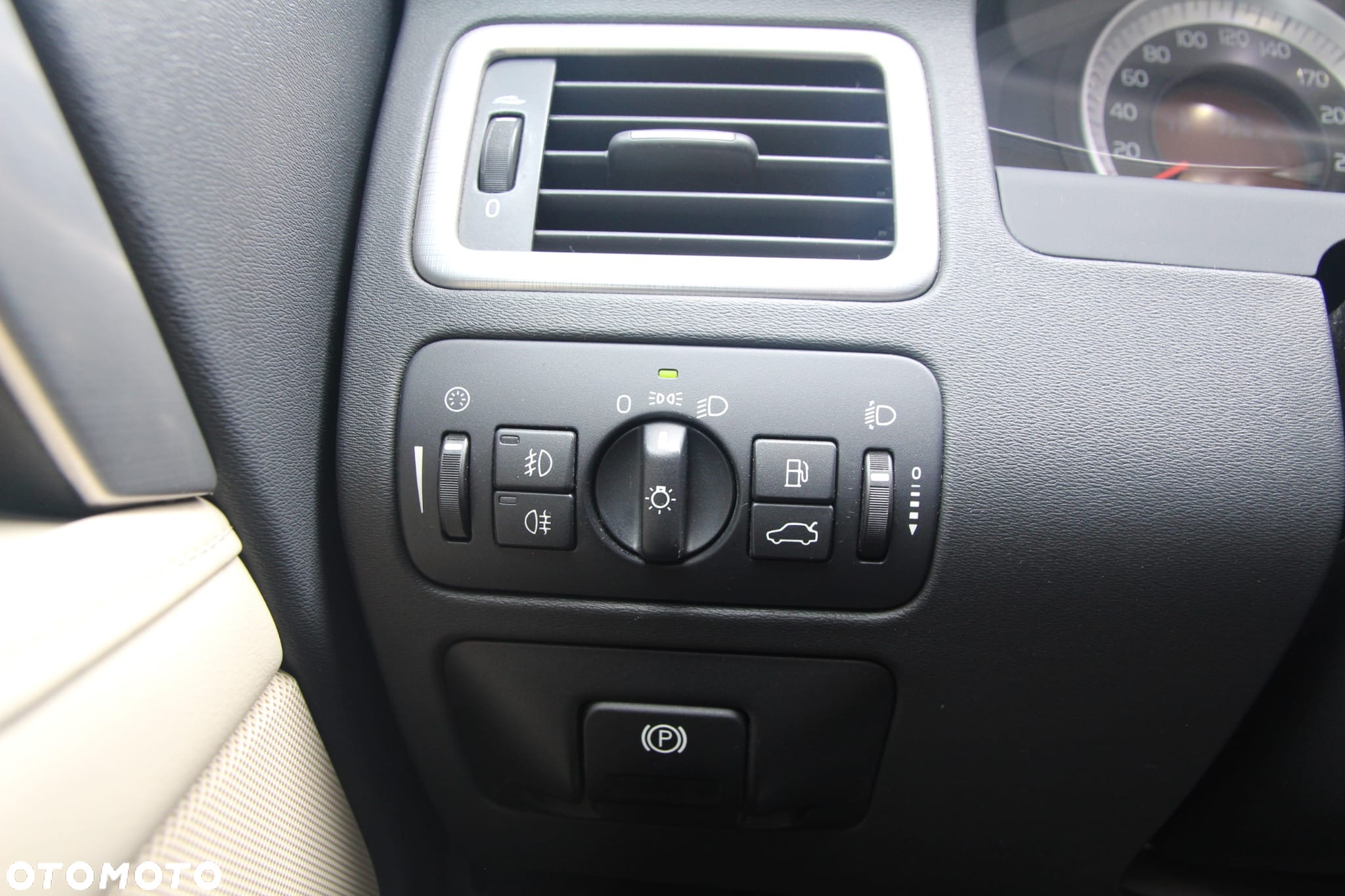 Volvo V70 1.6D DRIVe Momentum - 22