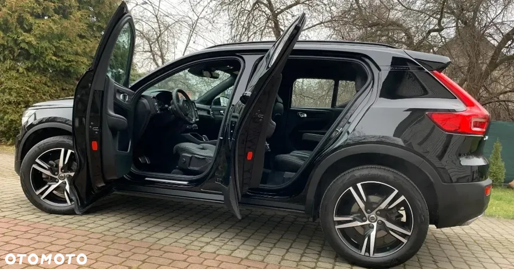 Volvo XC 40 T4 AWD R-Design - 3