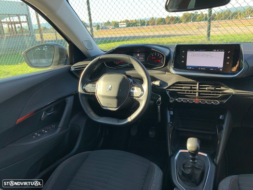 Peugeot 2008 1.2 PureTech Allure - 54