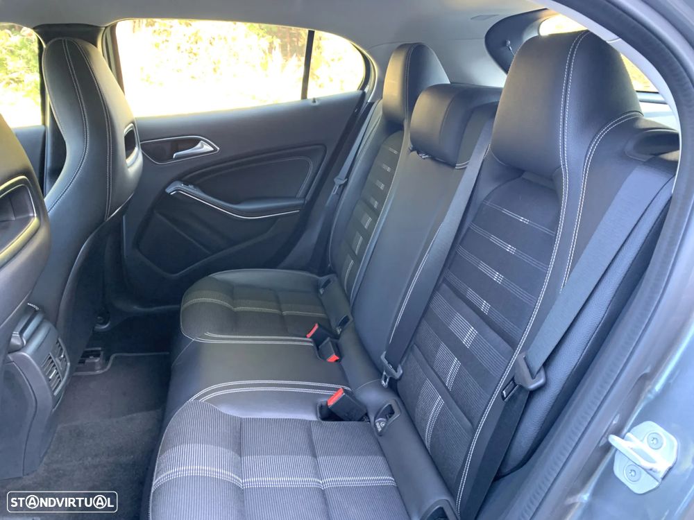 Mercedes-Benz GLA 180 d Urban - 13