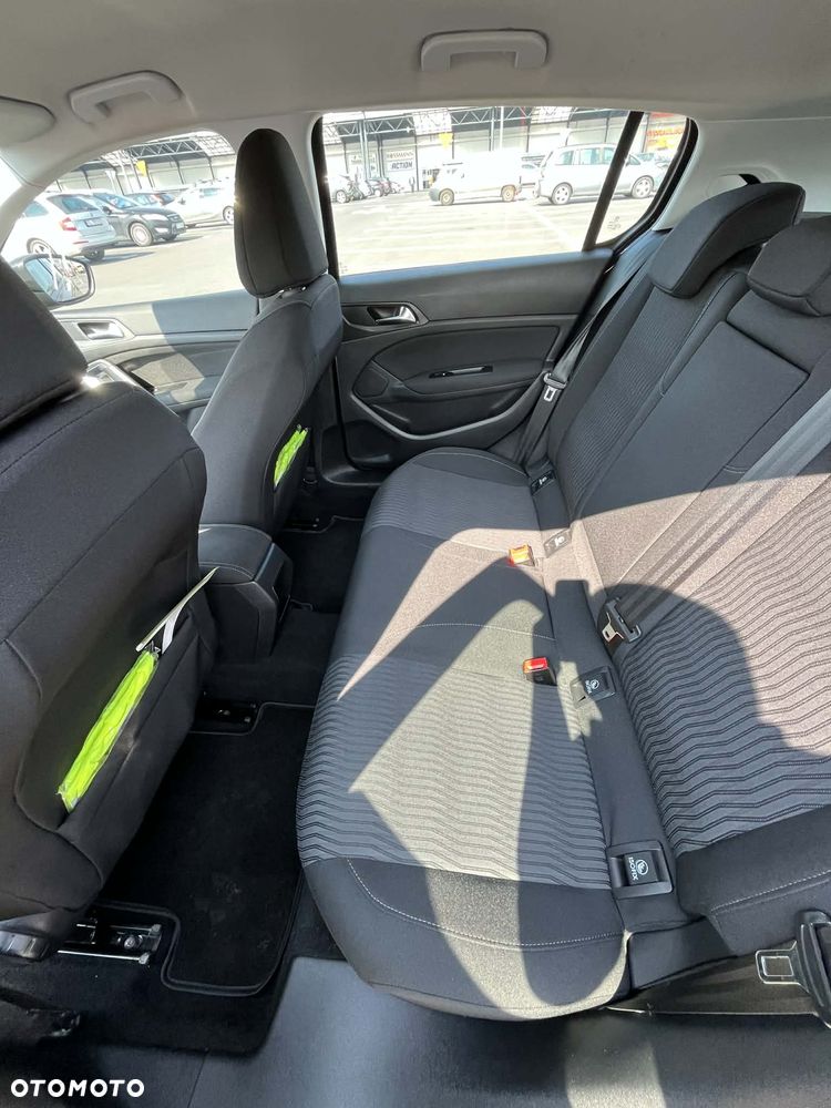 Peugeot 308 125 THP Active - 14