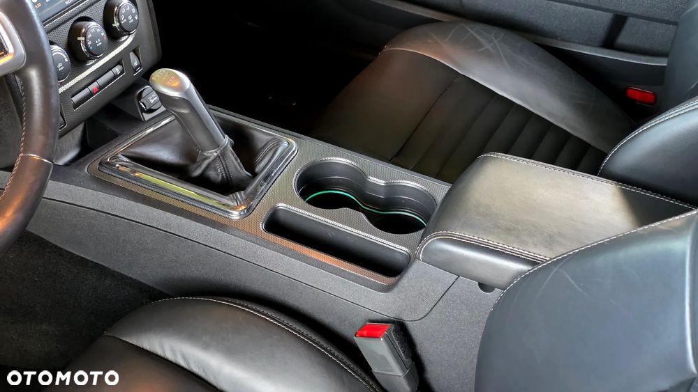 Dodge Challenger - 28