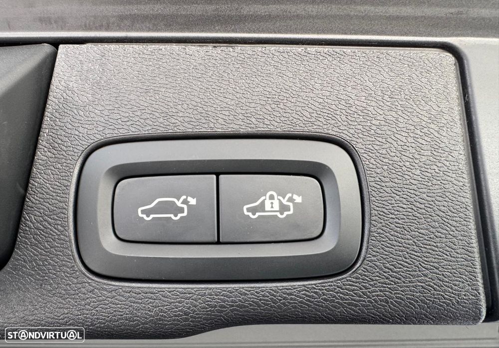 Volvo XC 60 2.0 T6 PHEV Black Edition AWD - 24