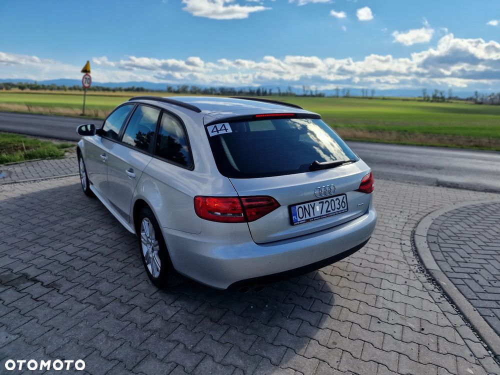 Audi A4 Avant 2.0 TDI DPF quattro - 13