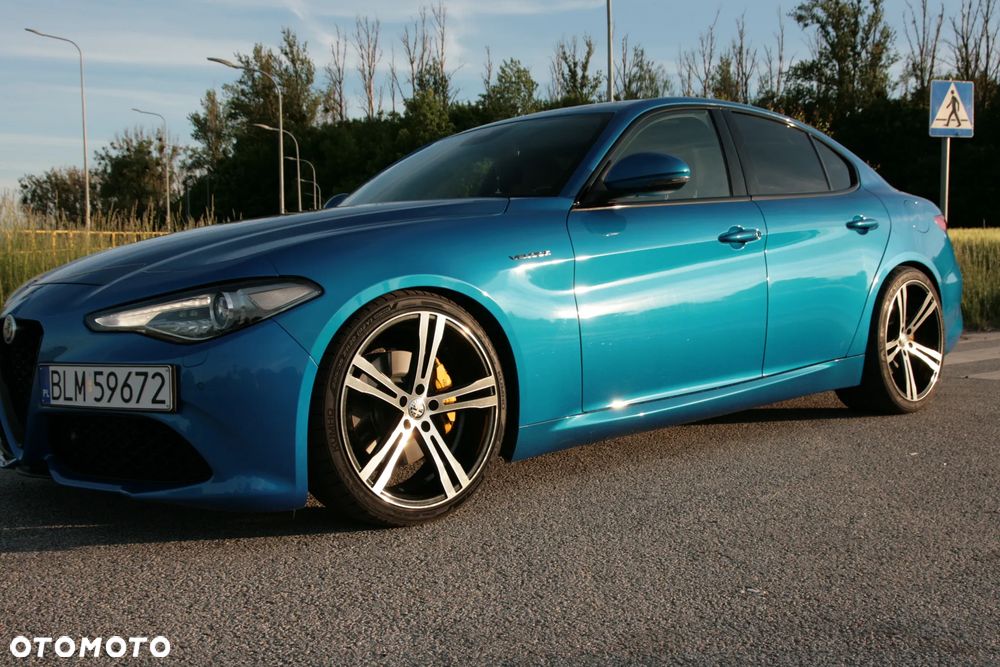 Alfa Romeo Giulia 2.0 Turbo 16V AT8-Q4 Veloce - 6