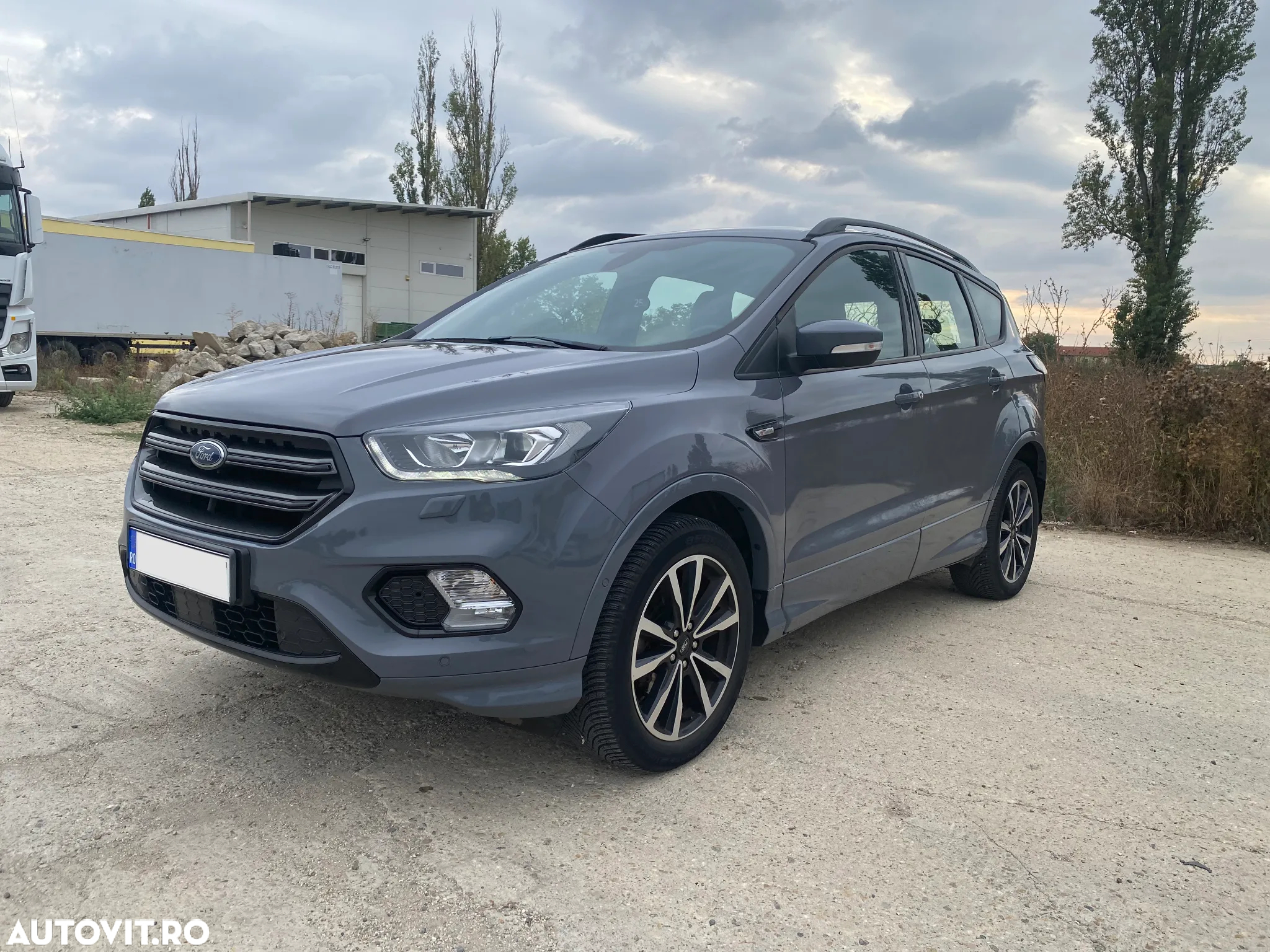 Ford Kuga - 2