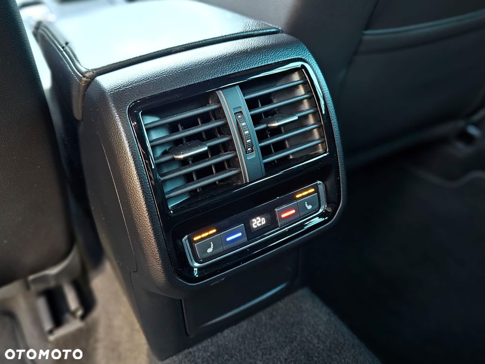 Volkswagen Passat - 17