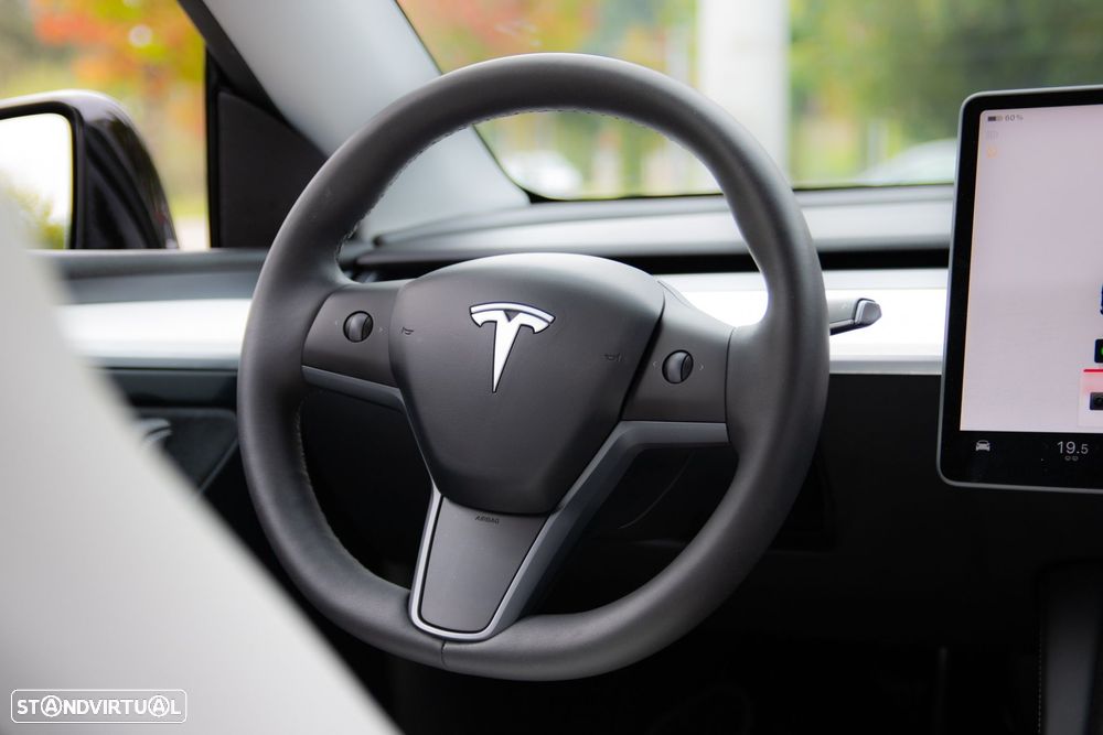 Tesla Model Y Long Range Dual Motor AWD - 37