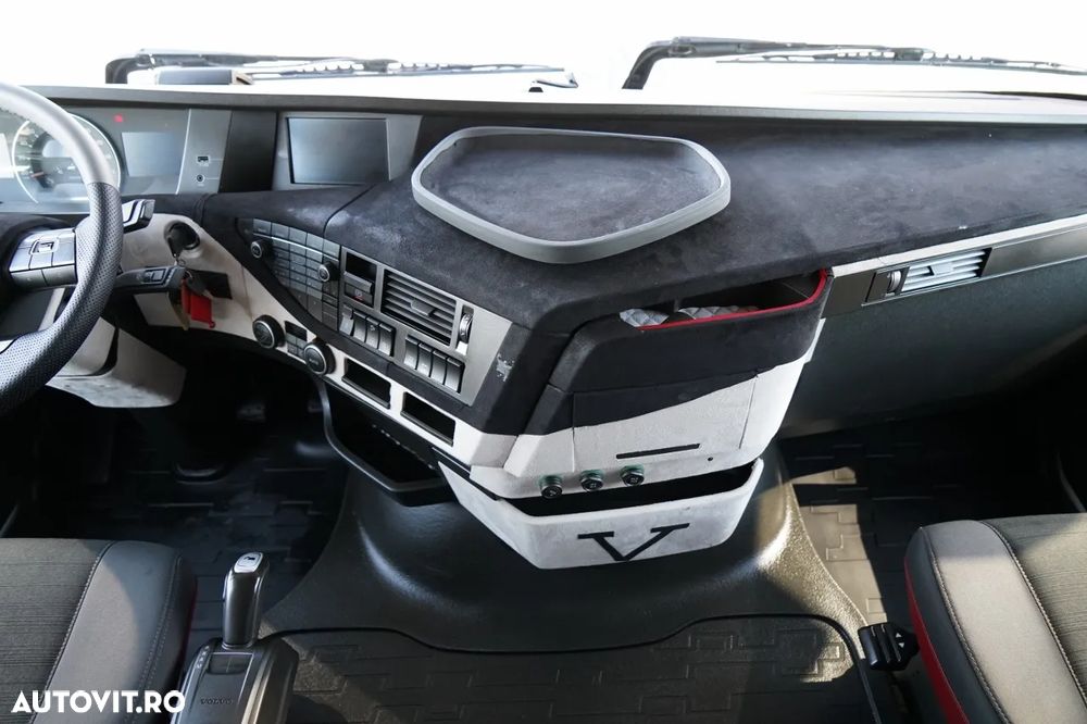 Volvo FH 500 / SOLO / 6X2 / I-PARK COOL / DHOLLANDIA LIFT / PUNTE RIDICATĂ / DIRECȚIE / PODEA REZISTENTĂ - 32