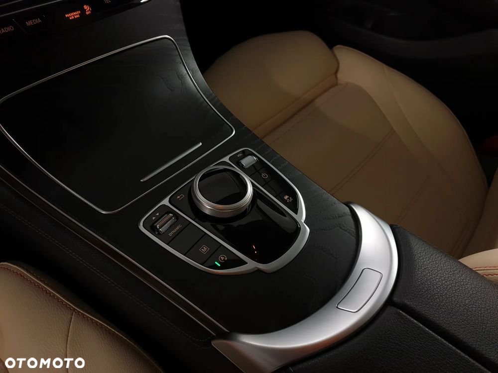 Mercedes-Benz GLC - 31